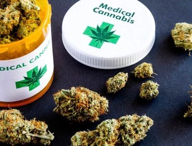 Εγκρίθηκε κατά πλειοψηφία επί της αρχής το ν/σ για τη φαρμακευτική κάνναβη